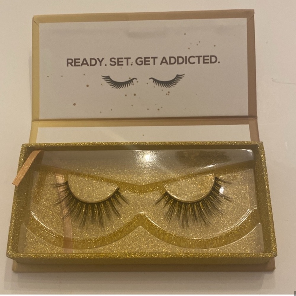 Lashaholic Luxury Lashes NWT Demi Wisps Silk False Eyelashes Reusable Adjustable